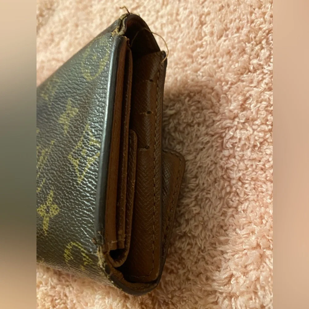 Louis Vuitton wallet!! - Picture 7 of 8